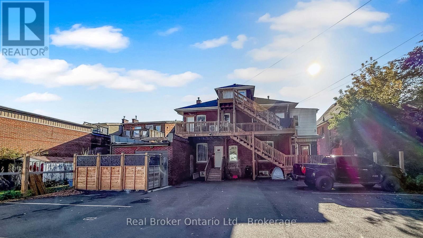 119 OTTAWA STREET N - 6