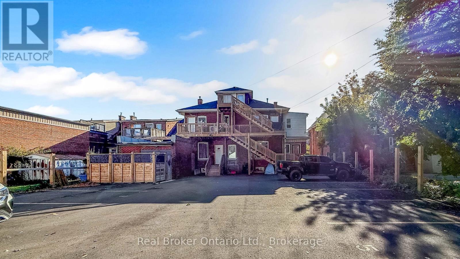 119 OTTAWA STREET N - 7