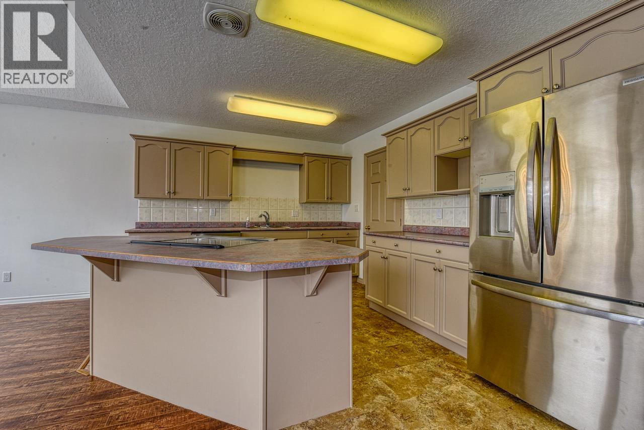 #9 11 EAGLE CRESCENT - Image 3