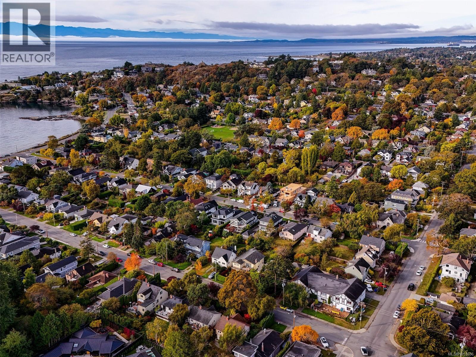  667 St. Patrick Street, Oak Bay
