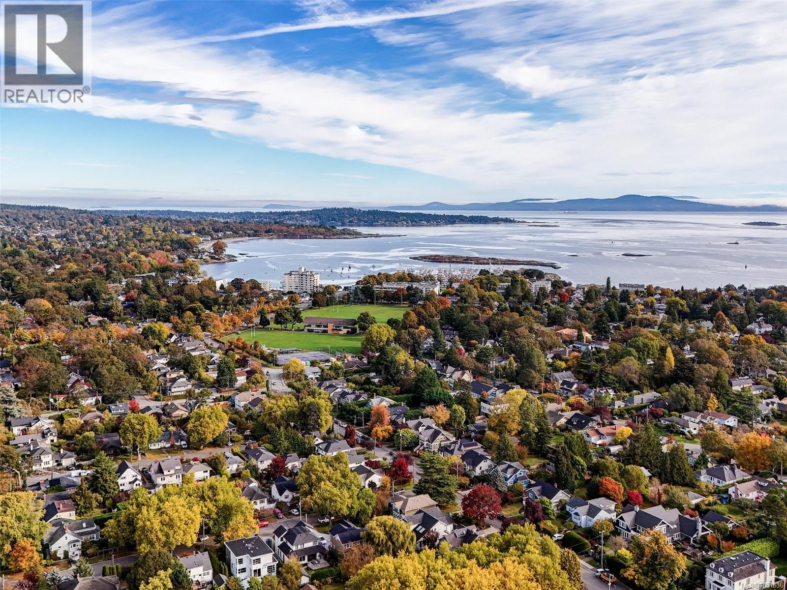  667 St. Patrick Street, Oak Bay