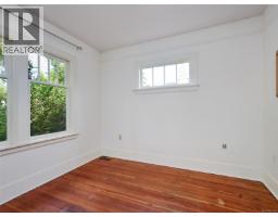 Living room - 667 St. Patrick St, Oak Bay, BC V8S4X4 Photo 12