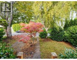 667 St. Patrick St, Oak Bay, BC V8S4X4 Photo 25