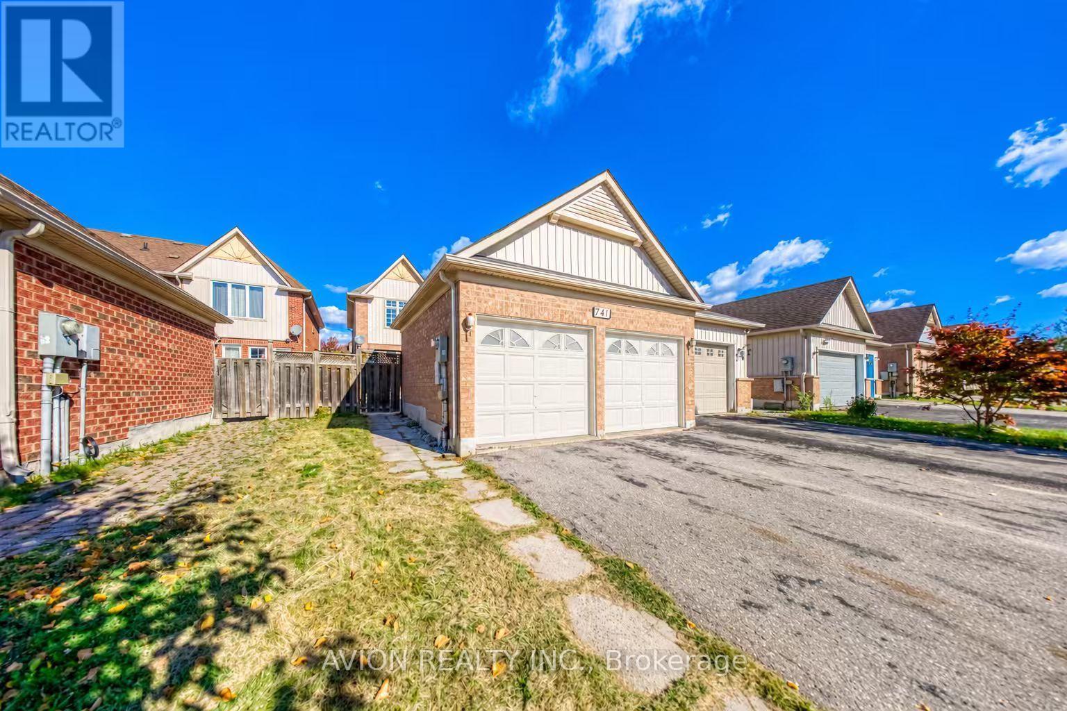 741 BUR OAK AVENUE - 44