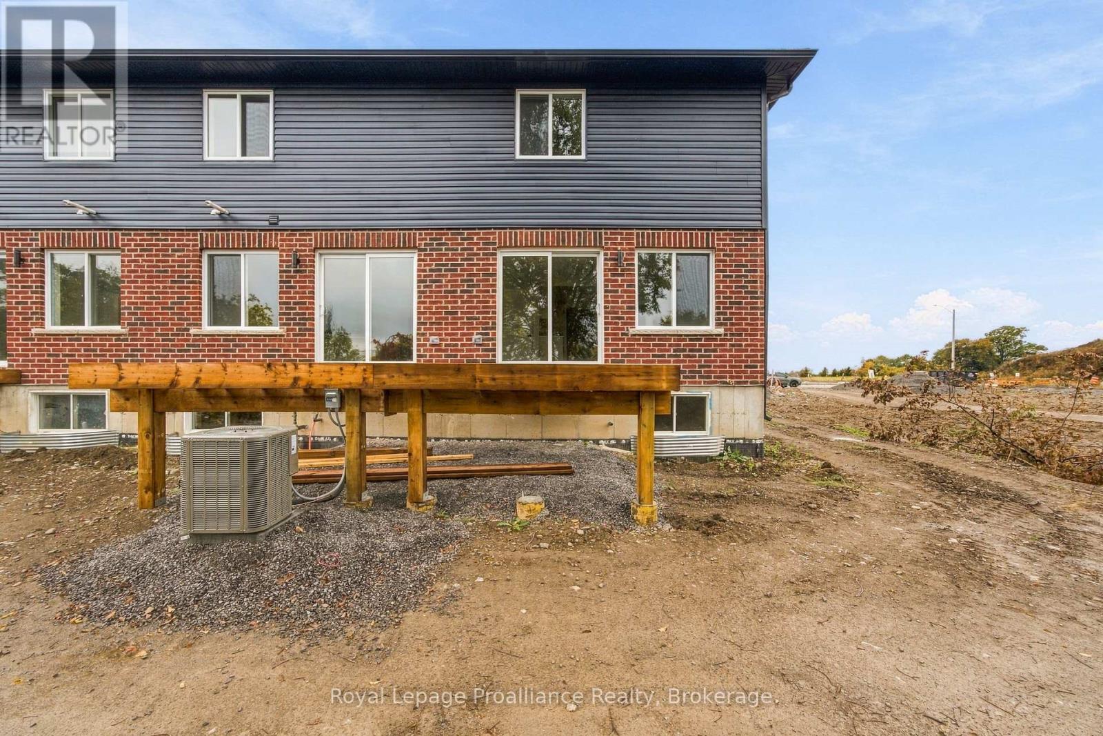 77 COUSINS CRESCENT - 28
