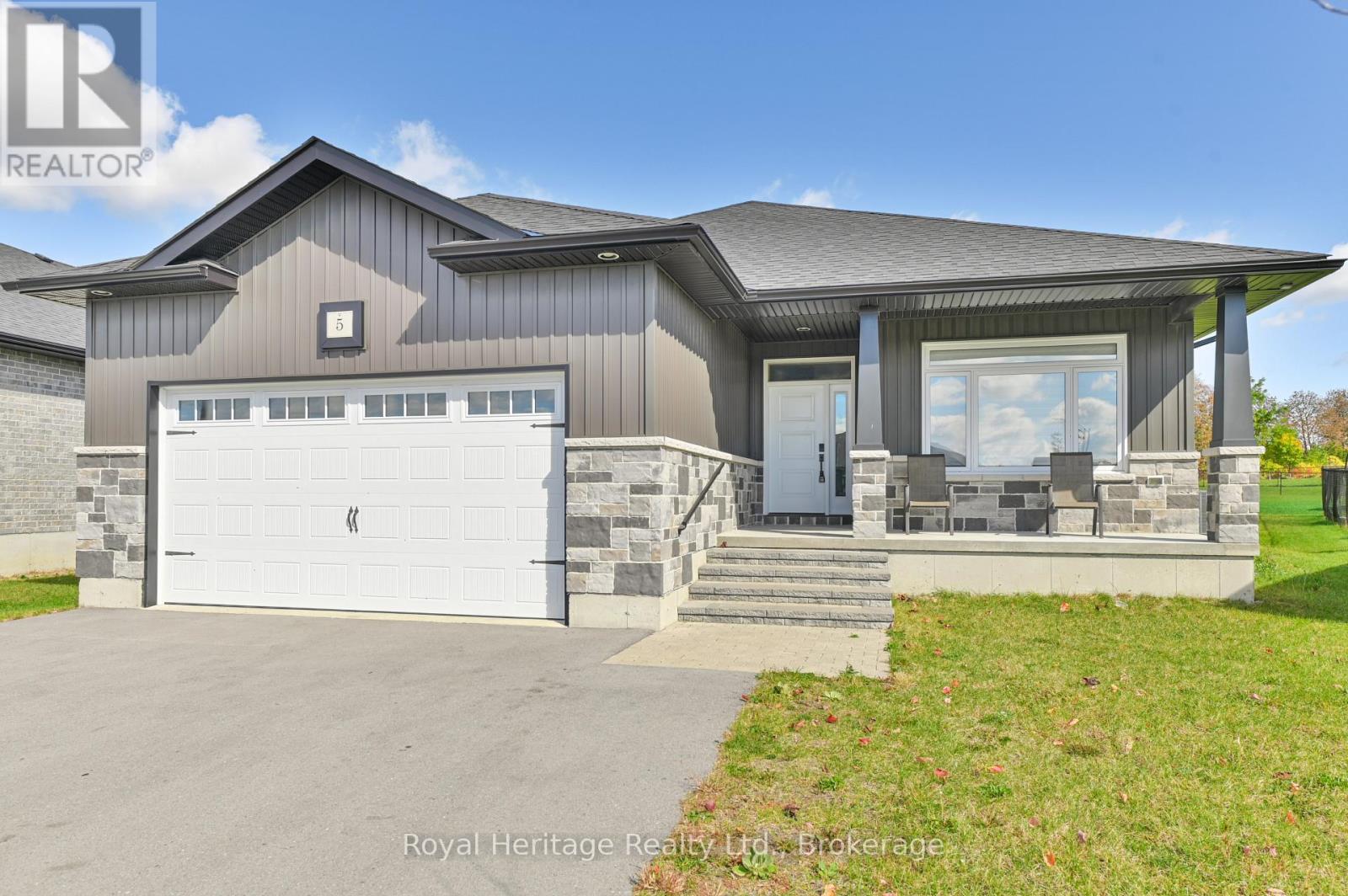 5 Schmidt Way, Quinte West, ON photo 1