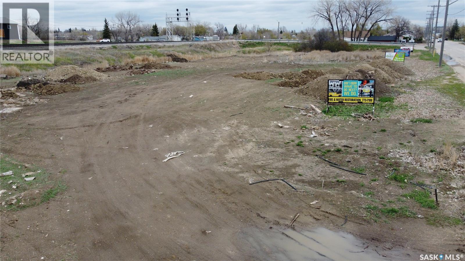 925 South Railway STREET E, Swift Current — photo 2