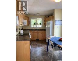 204 A & B 5th Avenue, Caronport, SK S0H0S0 Photo 22