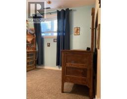 204 A & B 5th Avenue, Caronport, SK S0H0S0 Photo 35
