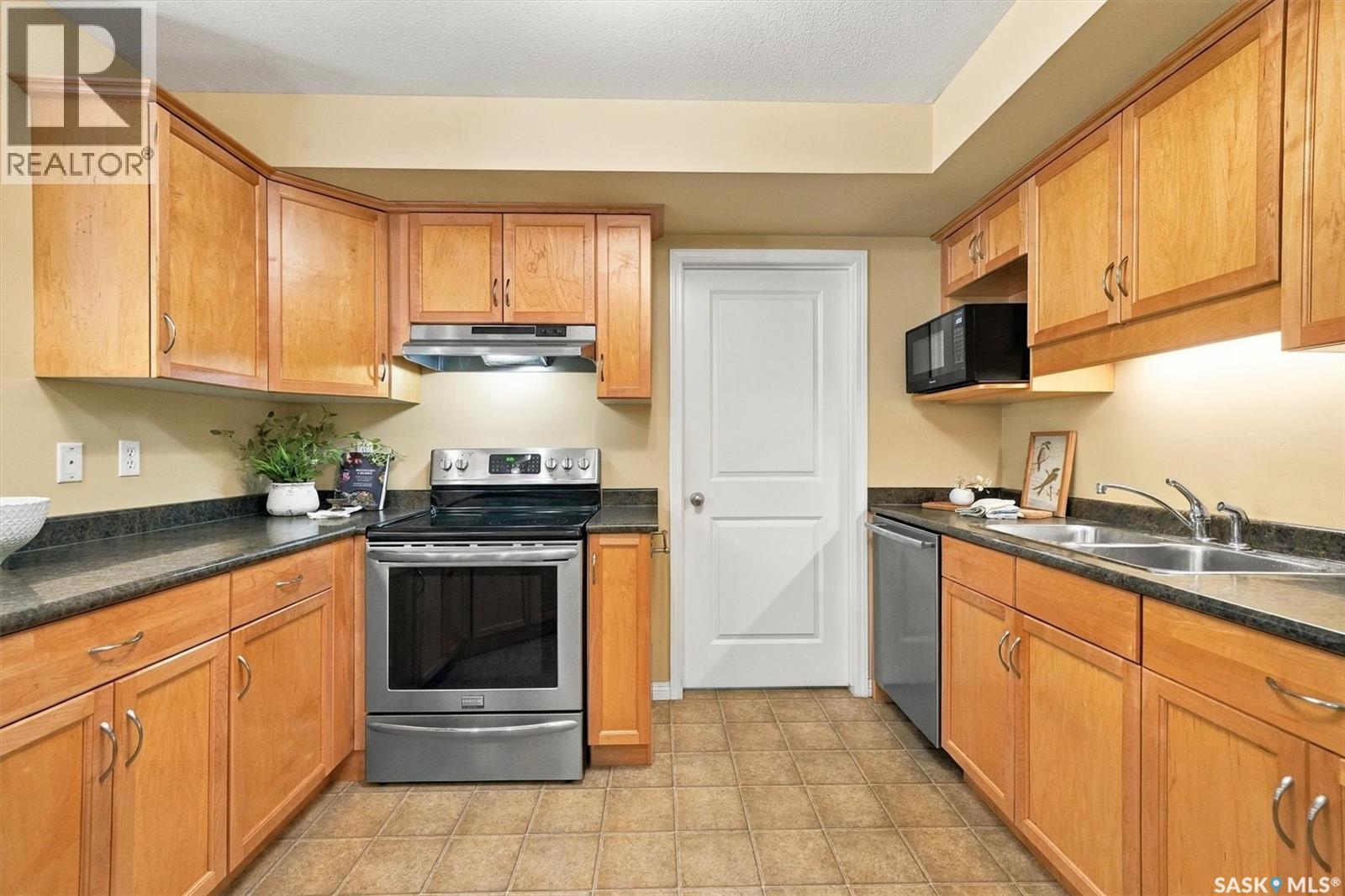 #109 914 Heritage VIEW - 8