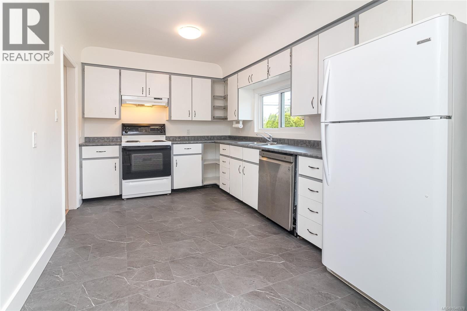890 Darwin Ave - Image 7