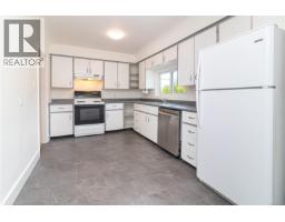 Kitchen - 890 Darwin Ave, Saanich, BC V8X2X6 Photo 7