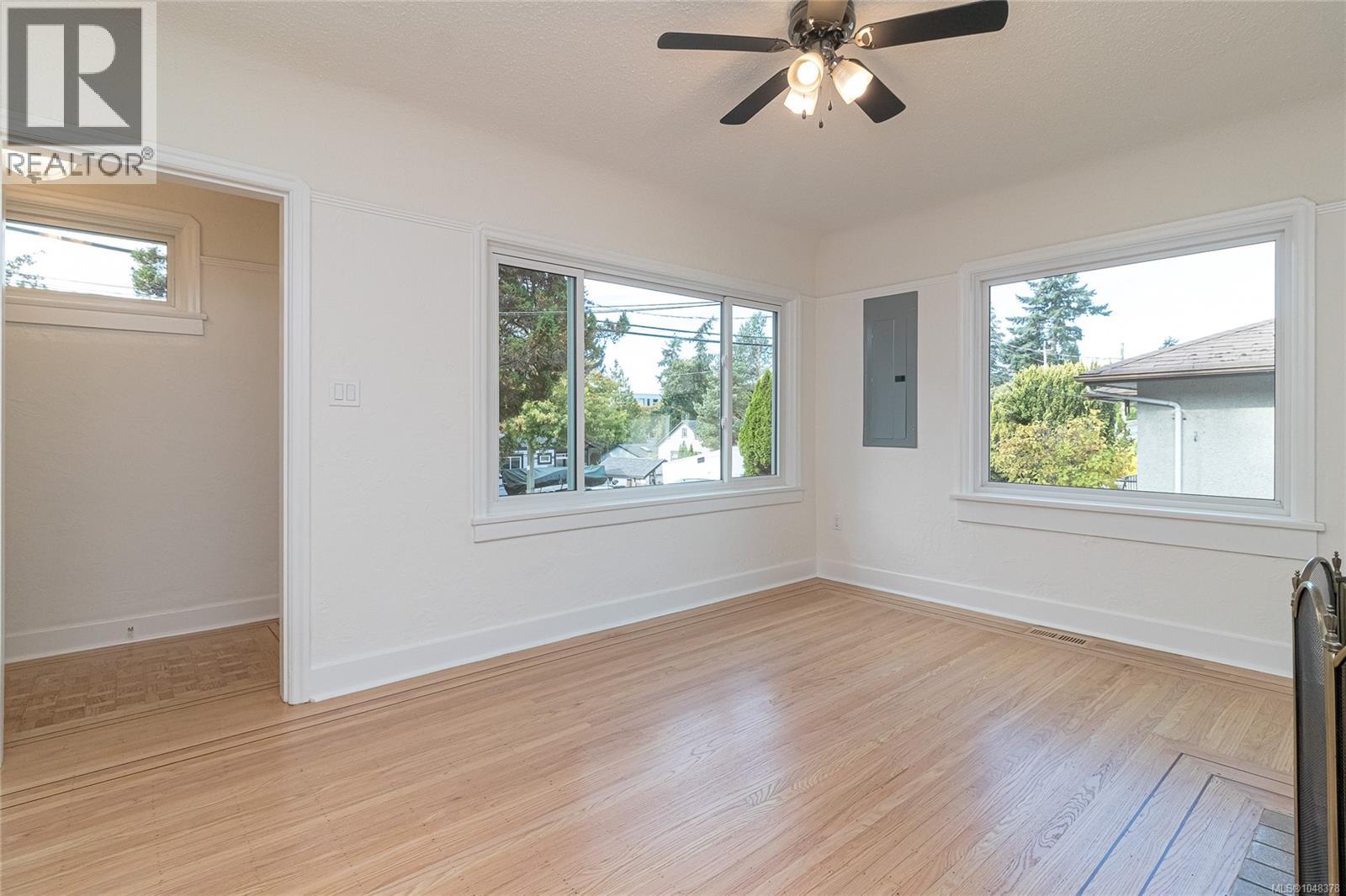 890 Darwin Ave - Image 3