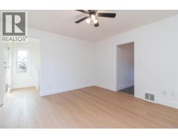 Primary Bedroom - 890 Darwin Ave, Saanich, BC V8X2X6 Photo 12