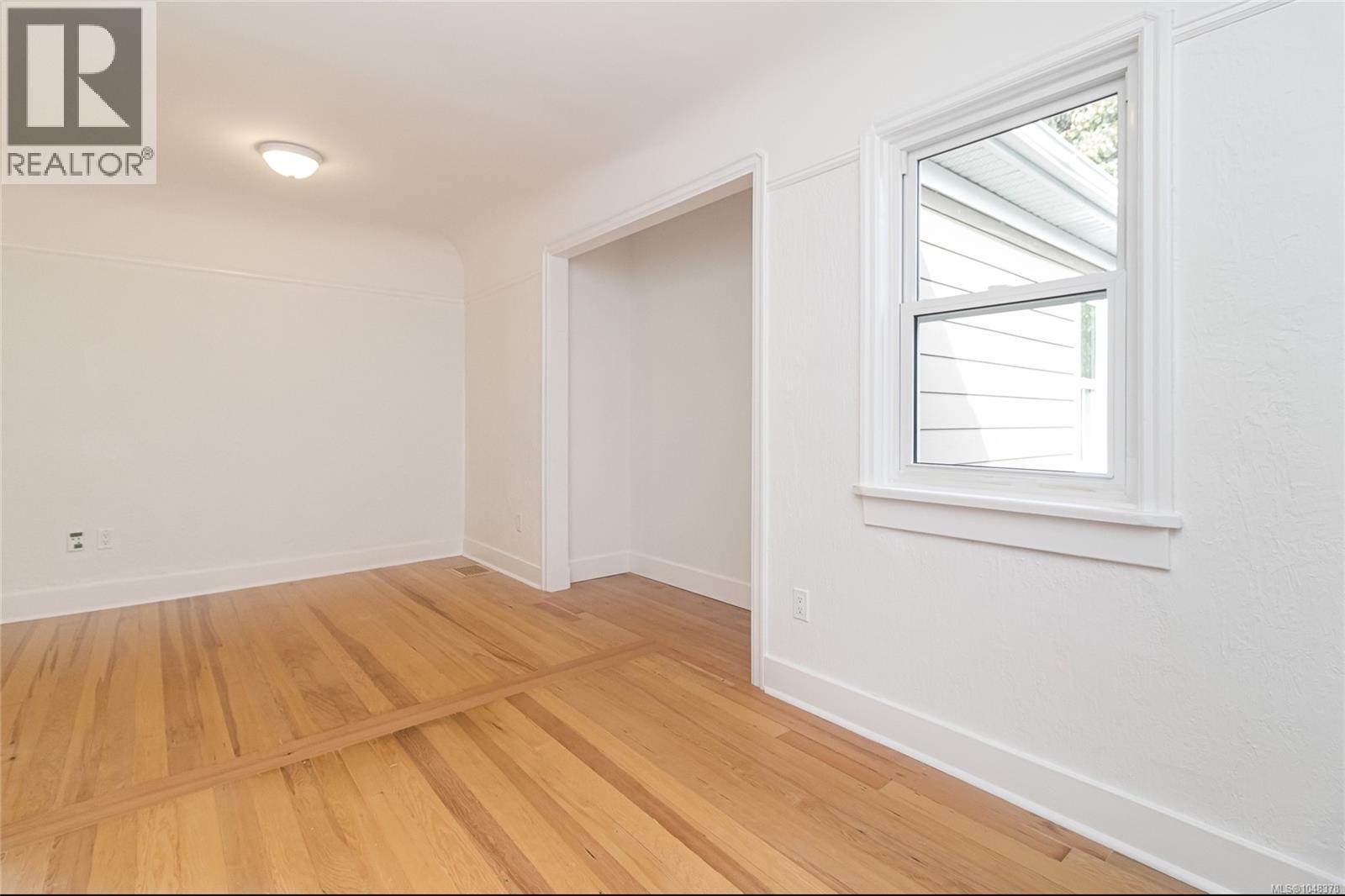 890 Darwin Ave - Image 15
