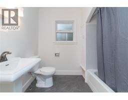 Entrance - 890 Darwin Ave, Saanich, BC V8X2X6 Photo 16