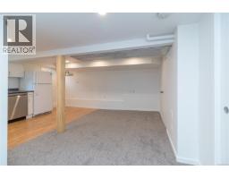 890 Darwin Ave, Saanich, BC V8X2X6 Photo 22
