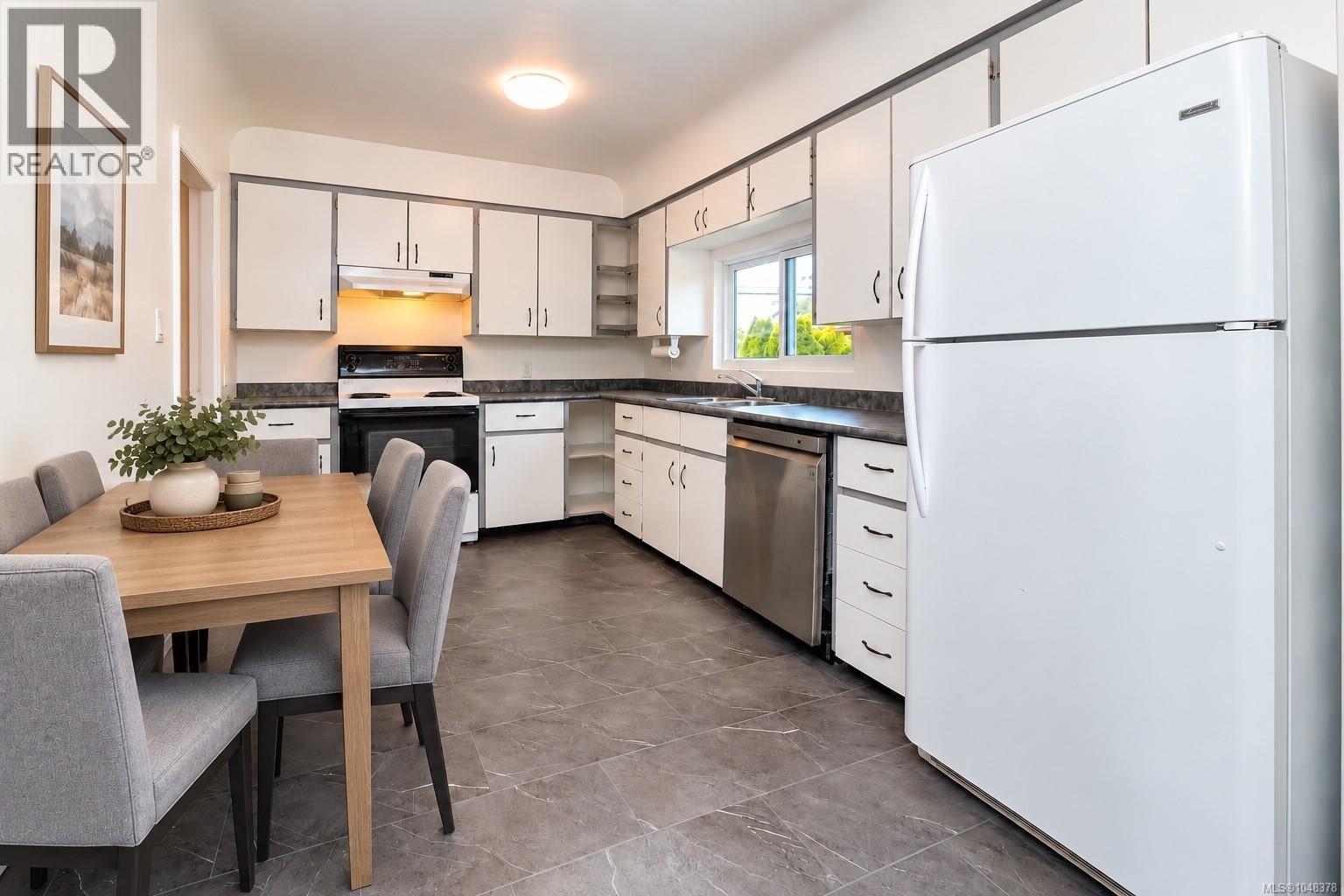 890 Darwin Ave - 6
