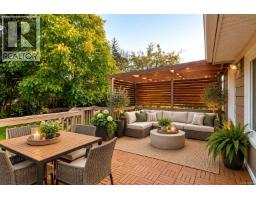 890 Darwin Ave, Saanich, BC V8X2X6 Photo 36
