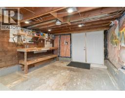 890 Darwin Ave, Saanich, BC V8X2X6 Photo 30