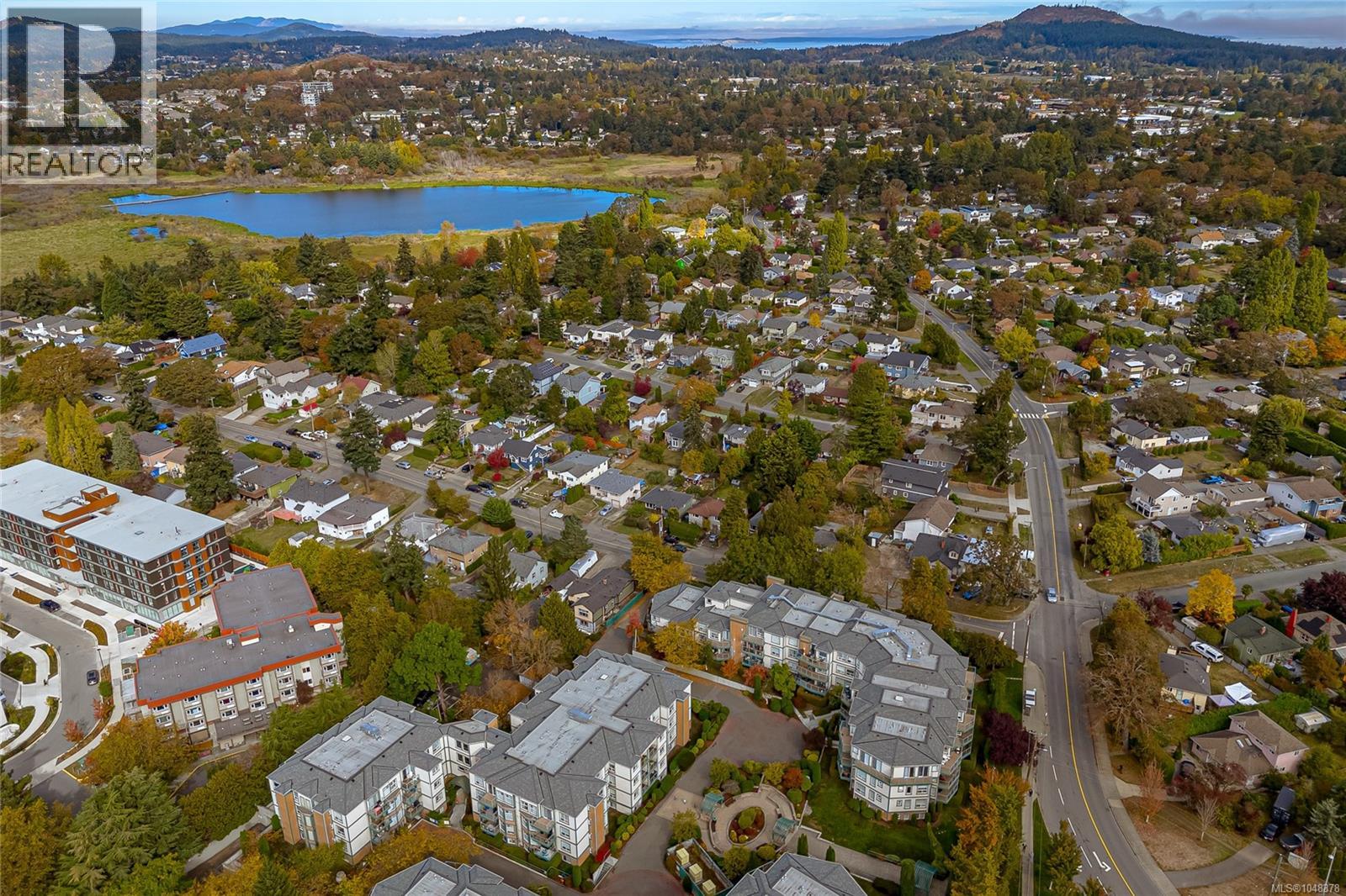 890 Darwin Ave - Image 40