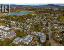 890 Darwin Ave, Saanich, BC V8X2X6 Photo 40