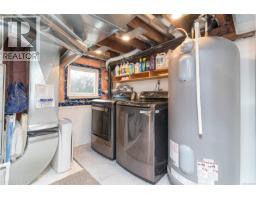 890 Darwin Ave, Saanich, BC V8X2X6 Photo 31