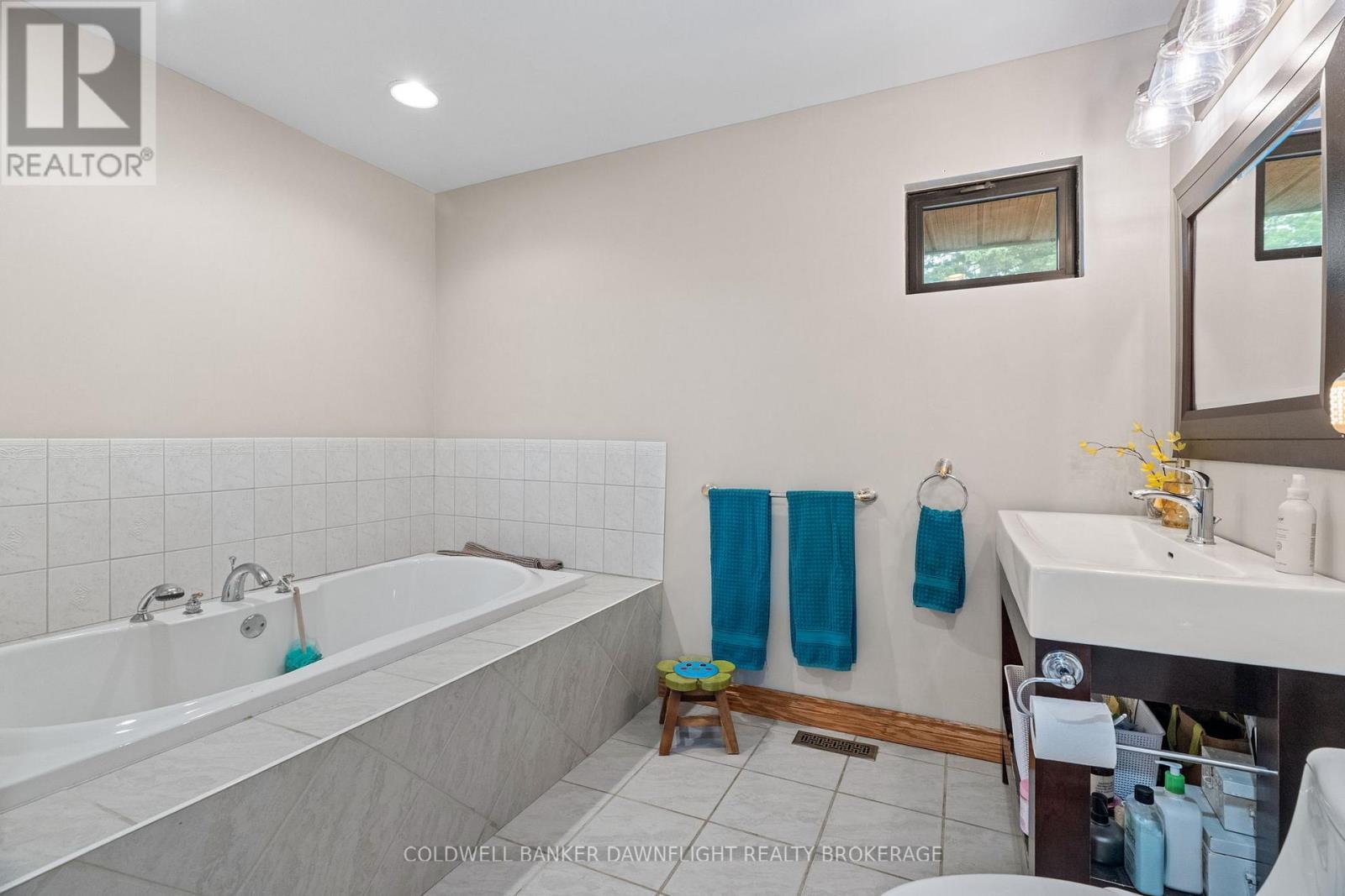 16 LANSDOWNE PARK CRESCENT - Image 11