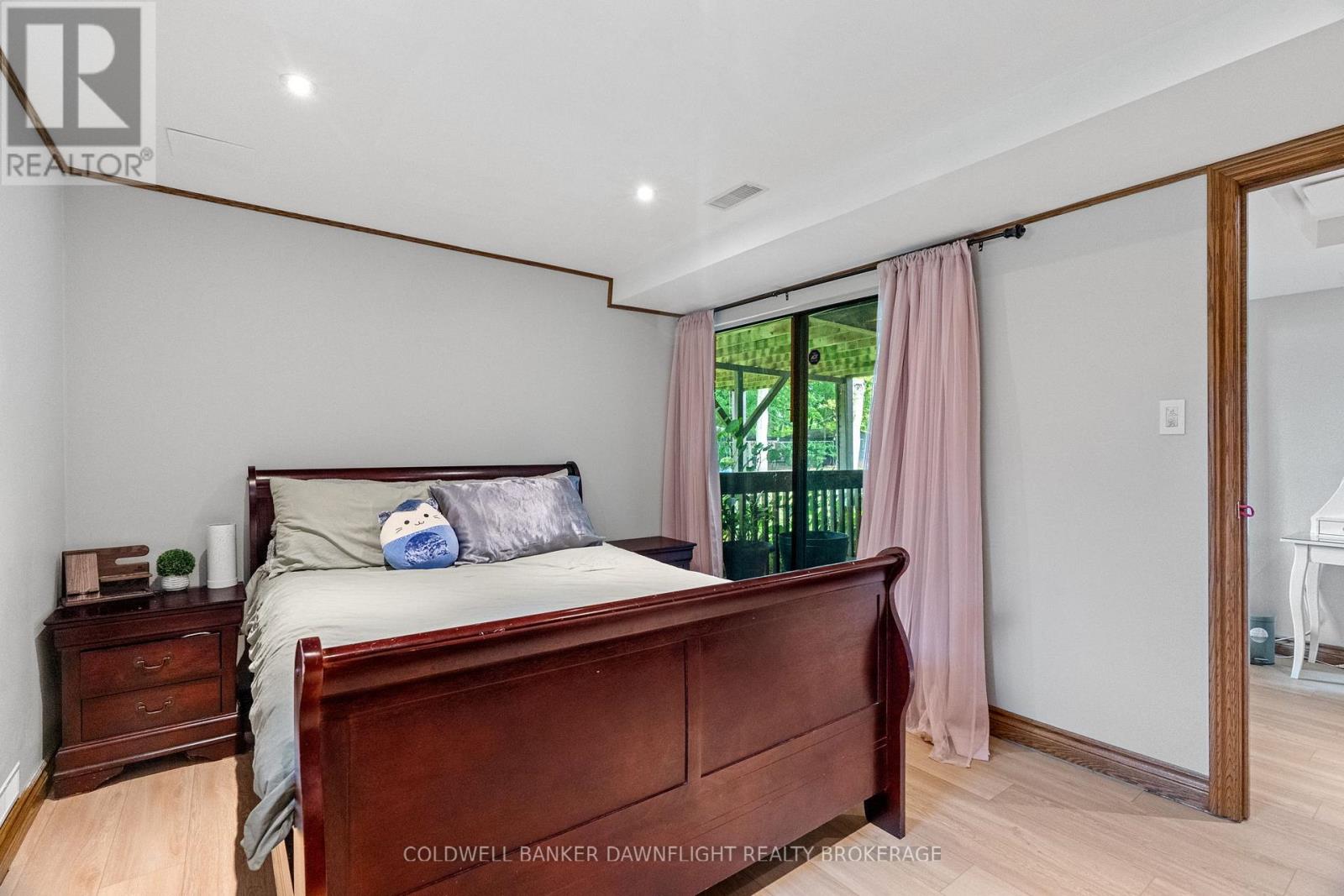 16 LANSDOWNE PARK CRESCENT - Image 21