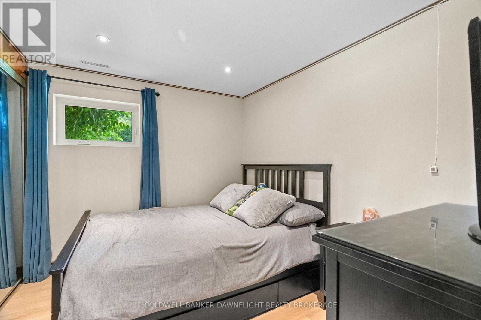 16 LANSDOWNE PARK CRESCENT - Image 23