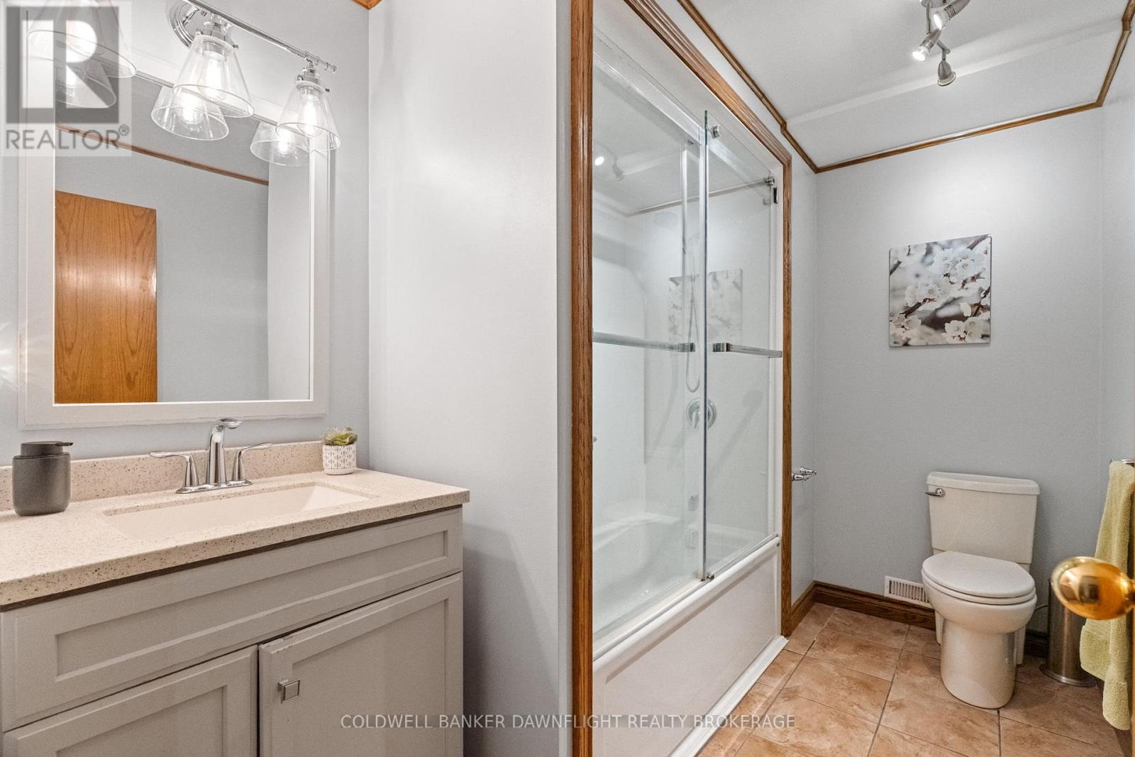 16 LANSDOWNE PARK CRESCENT - Image 24