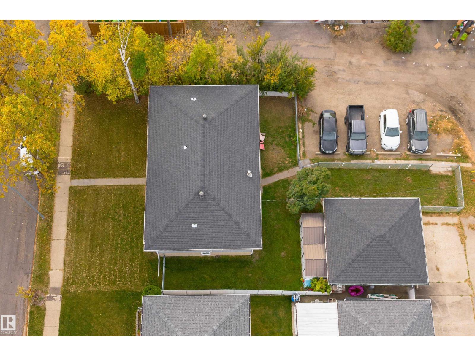 11812 45 ST NW - 23