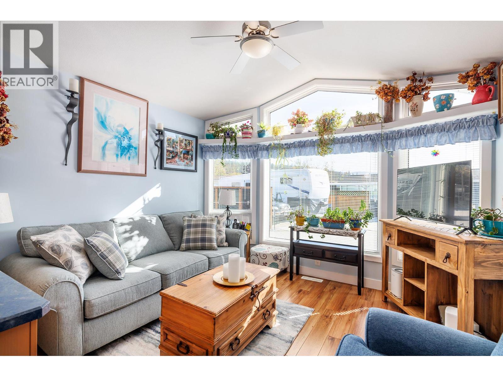 #313 415 Commonwealth Road - 3