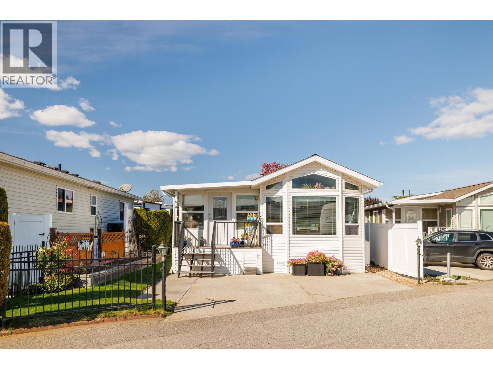#313 415 Commonwealth Road - 1
