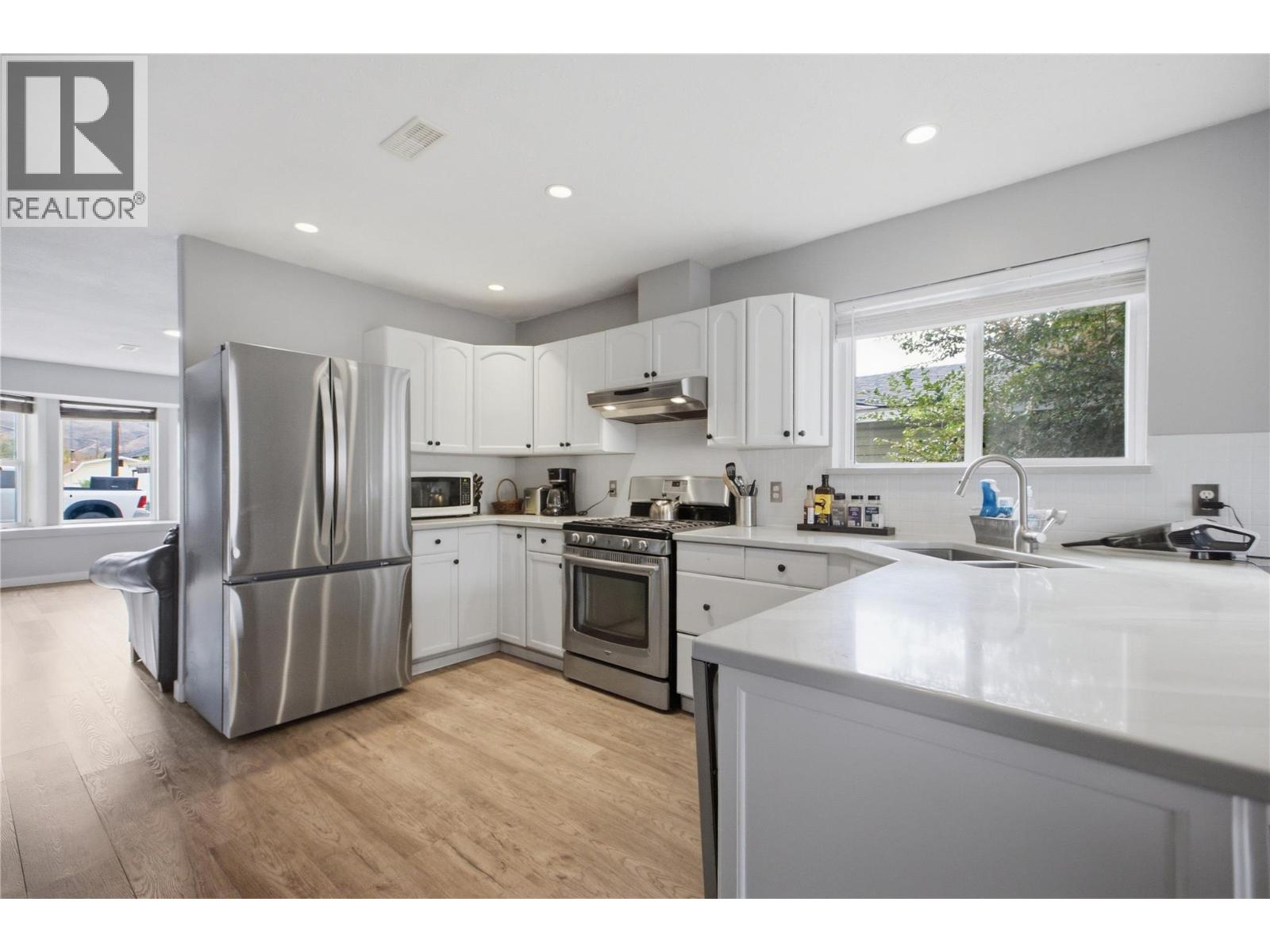 2624 Joyce Avenue - 16