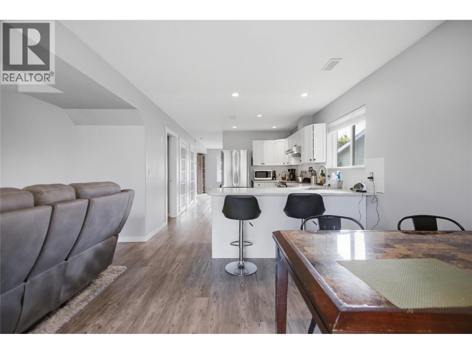 2624 Joyce Avenue - Image 19