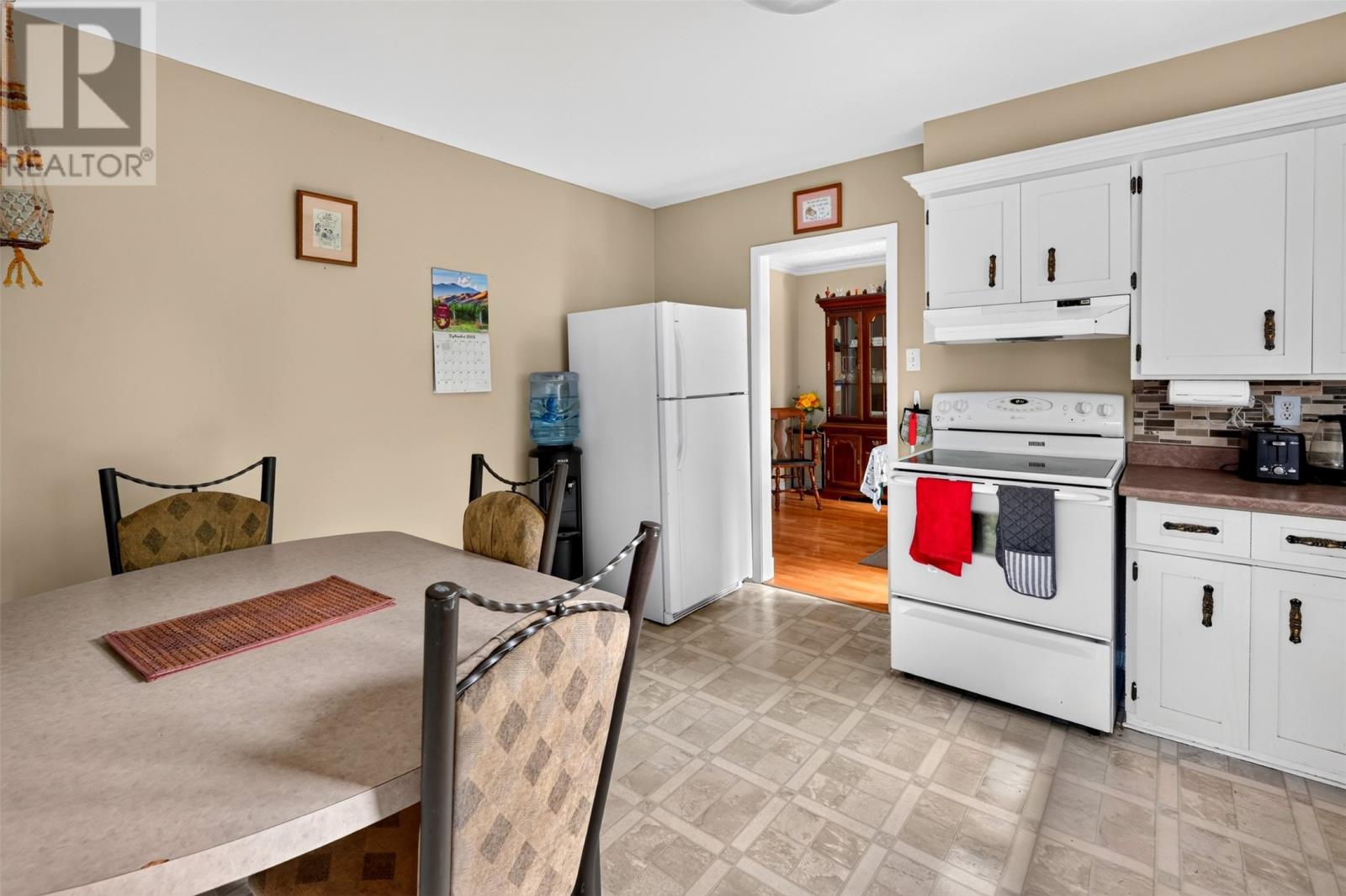 211 Canada Drive - 23