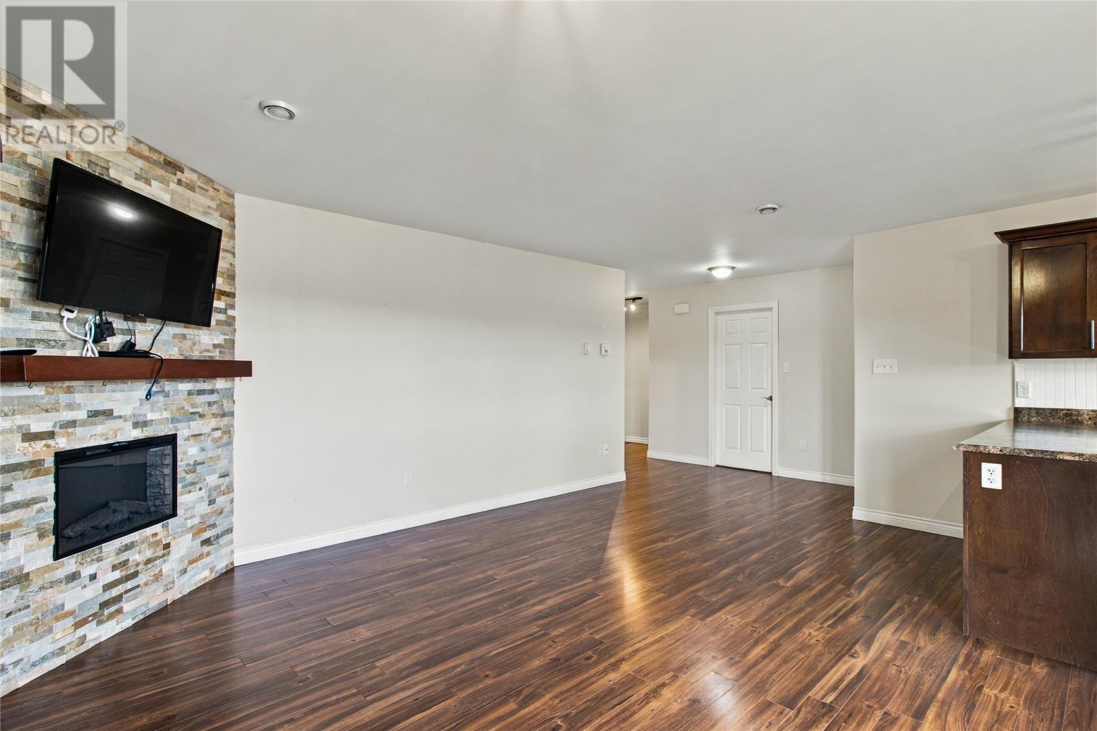 #4 405 Blackmarsh Road - 12