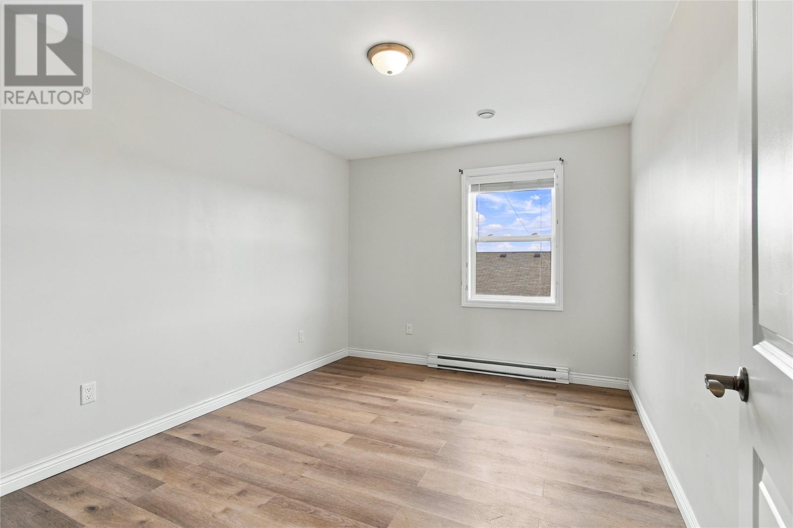 #4 405 Blackmarsh Road - 22