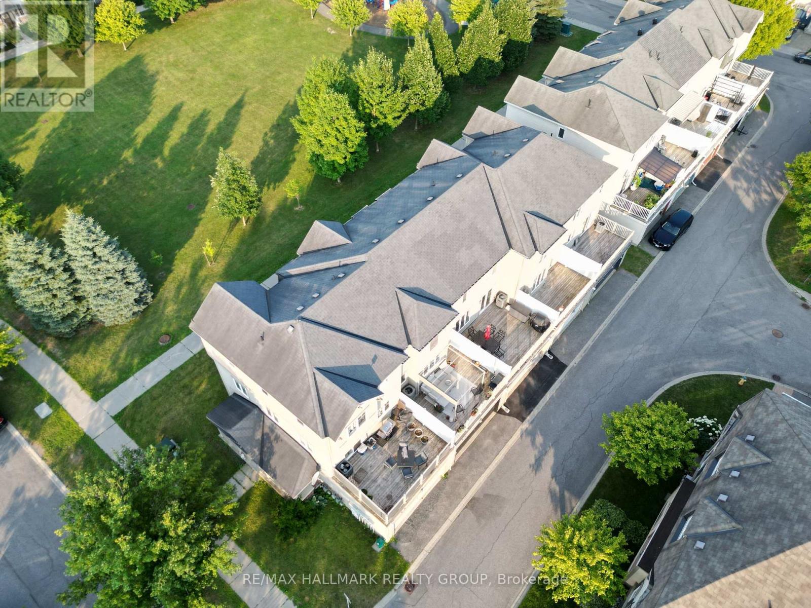 614 MARTINIQUE LANE - 35
