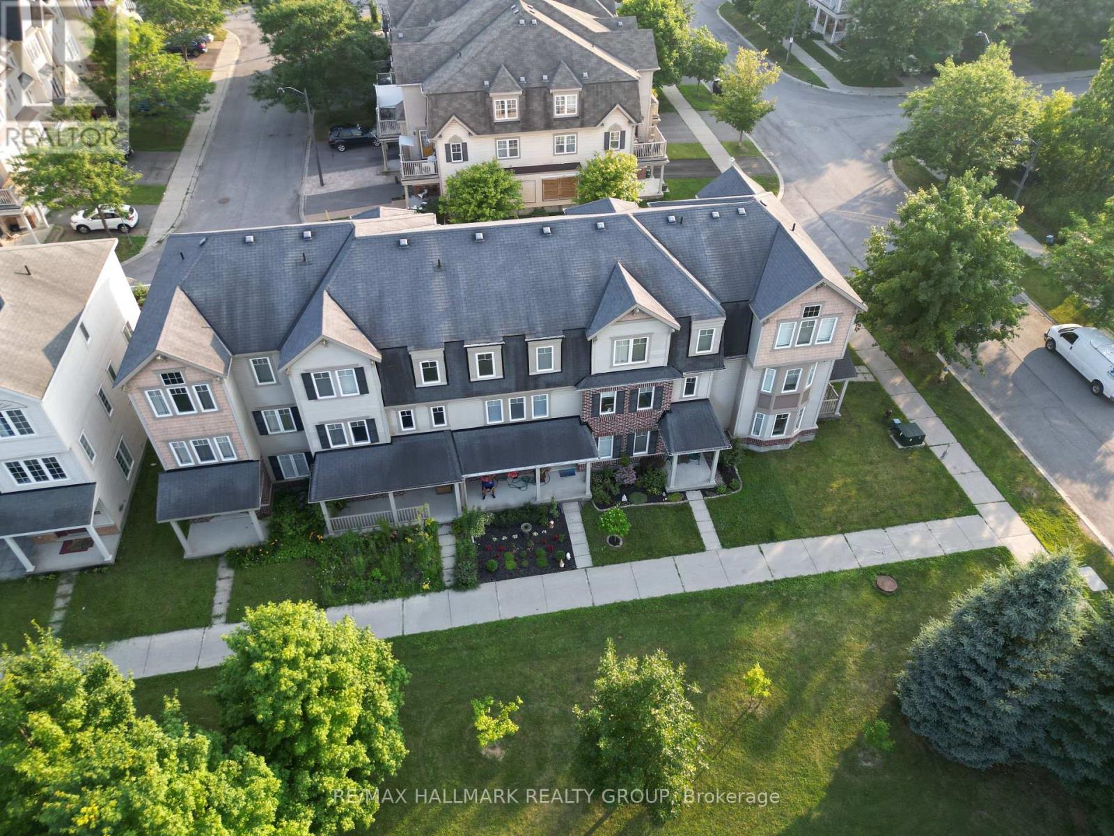 614 MARTINIQUE LANE - Image 38