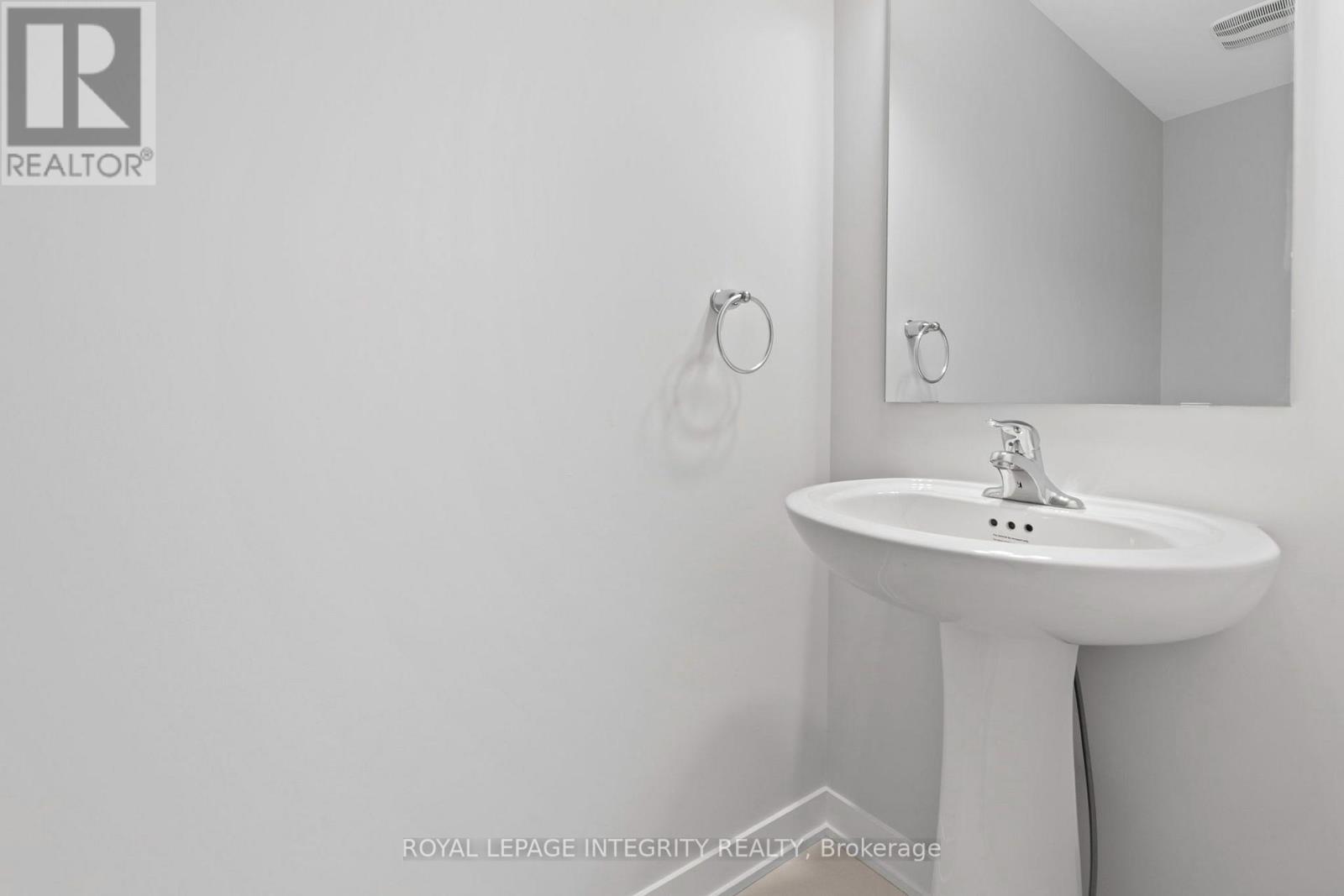 Commercial Properties for Rent in Ottawa – 622 PARNIAN PRIVATE – By Peter Sagos - Image 11