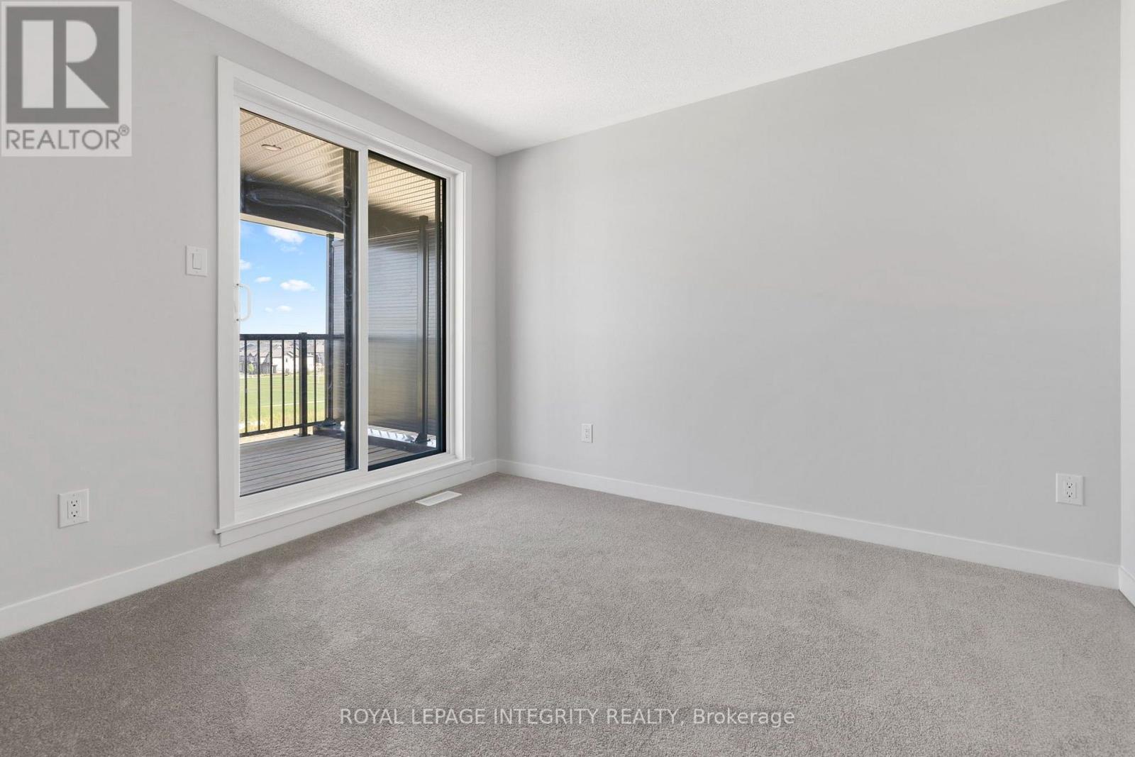 Commercial Properties for Rent in Ottawa – 622 PARNIAN PRIVATE – By Peter Sagos - Image 15