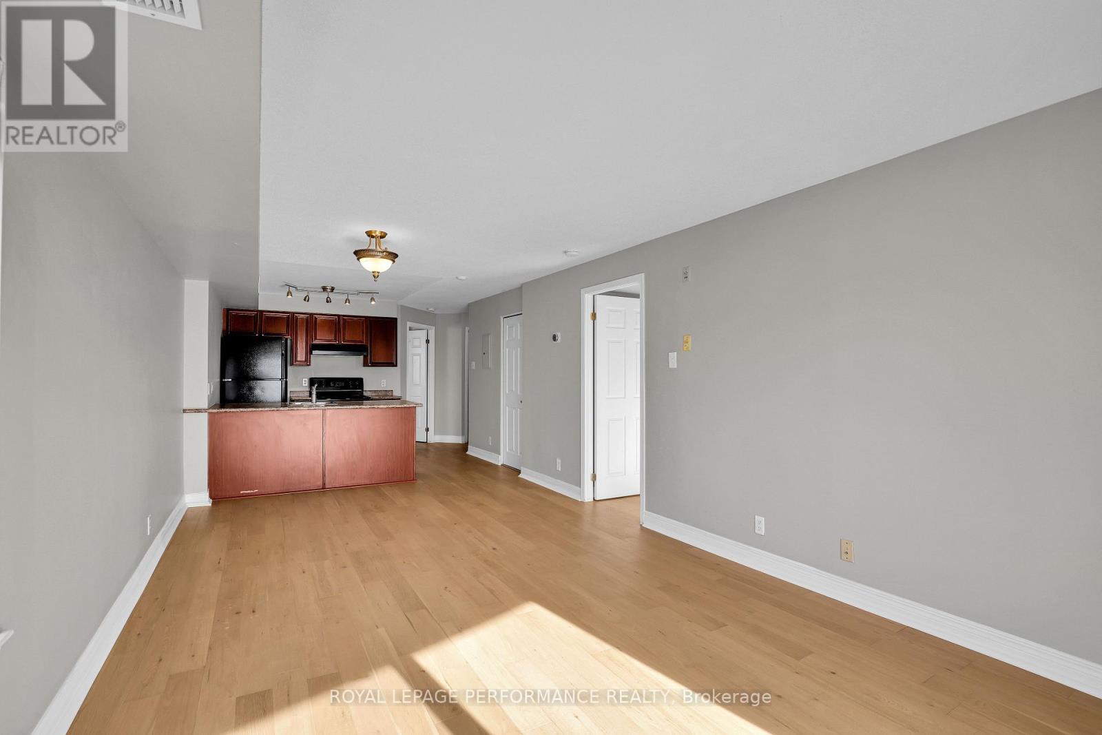 429 Somerset Street W