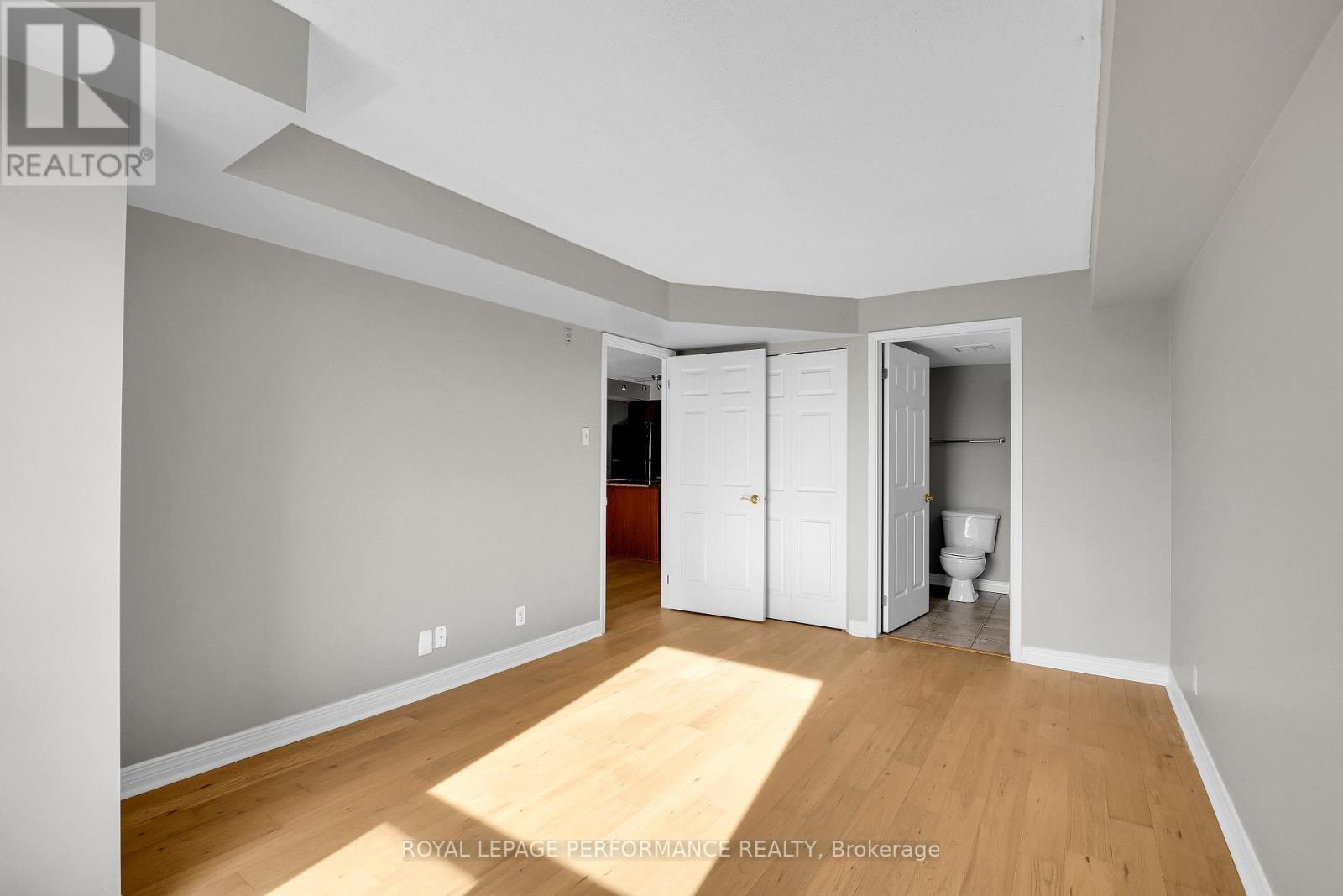 429 Somerset Street W