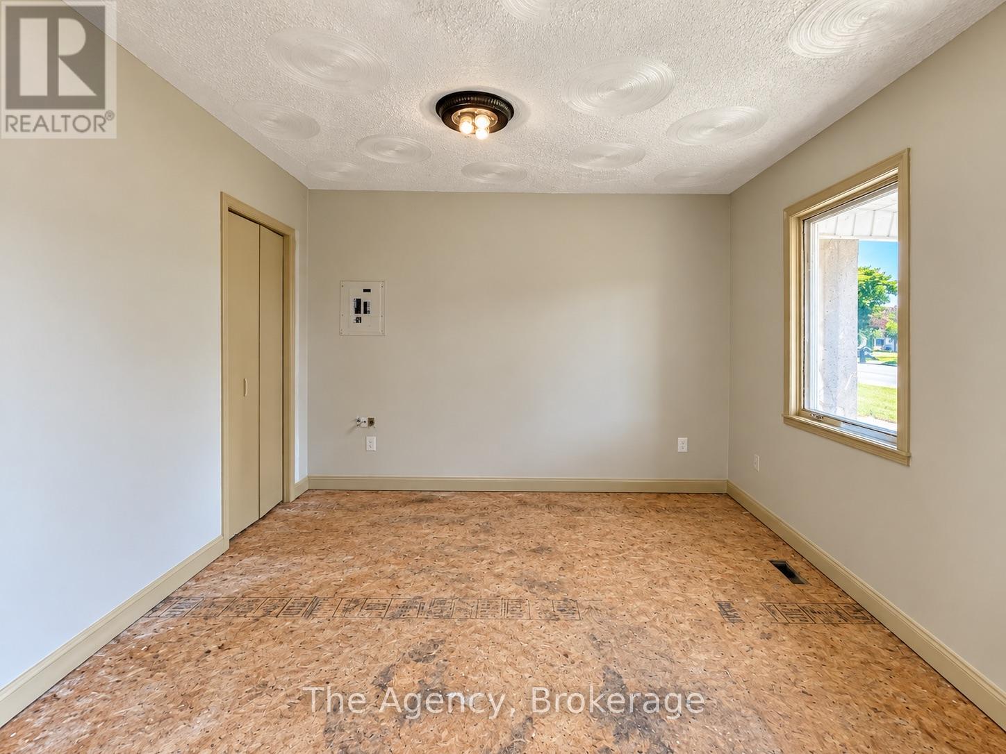17 PATRICIA AVENUE - 4