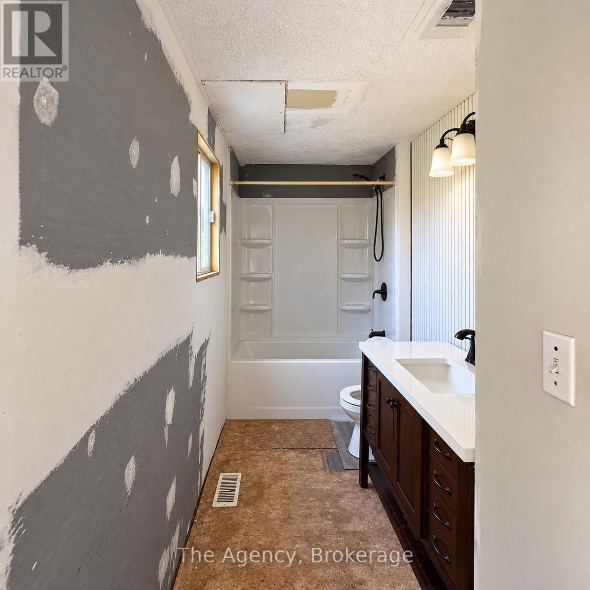 17 PATRICIA AVENUE - 8