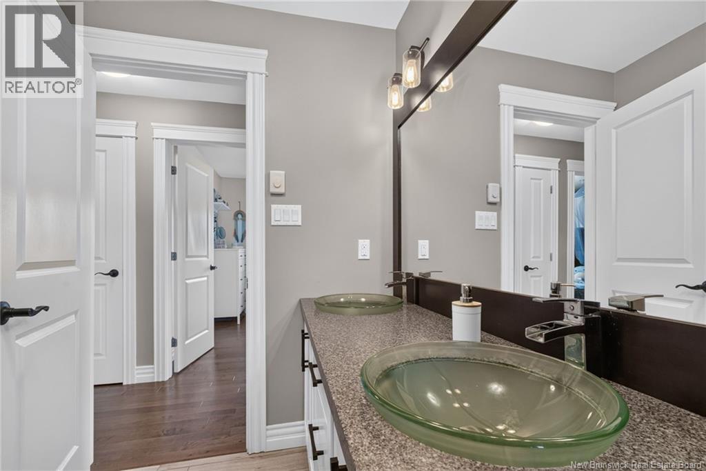15 Stillwater Drive - 33