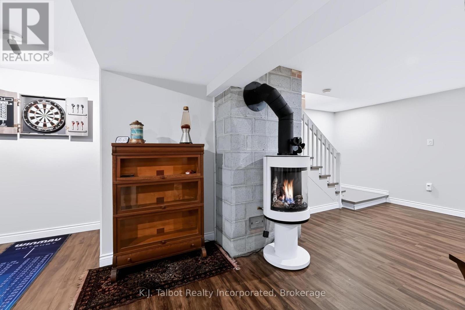 33786 CRYSTAL SPRINGS ROAD, R. R. #1 ROAD - 39