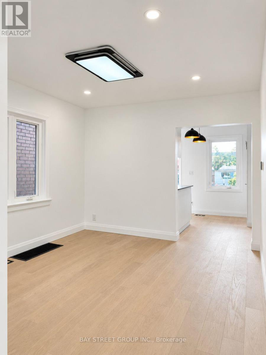 54 THYRA AVENUE - 20